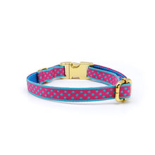 Cargar imagen en el visor de la galería, Collar broche dorado gato fucsia puntos - Perros Unidos