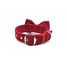 Cargar imagen en el visor de la galería, Collar cotelé rojo - Perros Unidos