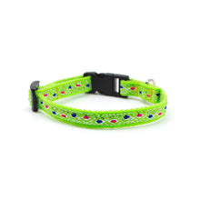 Cargar imagen en el visor de la galería, Collar gato bordado verde - Perros Unidos