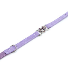 Cargar imagen en el visor de la galería, Collar gato corazón strass morado - Perros Unidos