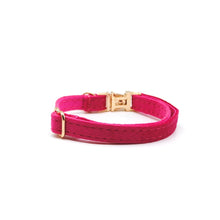 Cargar imagen en el visor de la galería, Collar gato velvet fucsia - Perros Unidos