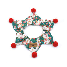 Cargar imagen en el visor de la galería, Collar navideño pompones franjas verdes - Perros Unidos