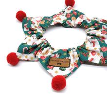 Cargar imagen en el visor de la galería, Collar navideño pompones franjas verdes - Perros Unidos