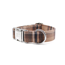 Cargar imagen en el visor de la galería, Collar perro broche escocés beige - Perros Unidos