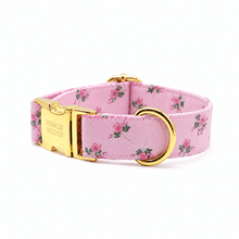 Cargar imagen en el visor de la galería, Collar perro broche rosa pálido flores - Perros Unidos
