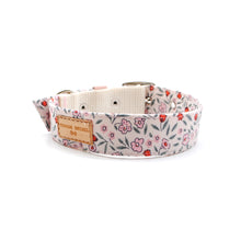 Cargar imagen en el visor de la galería, Collar perro crema floreado