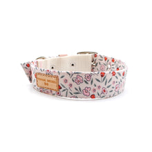 Cargar imagen en el visor de la galería, Collar perro crema floreado - Perros Unidos