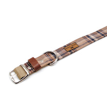 Cargar imagen en el visor de la galería, Collar perro escocés beige - Perros Unidos