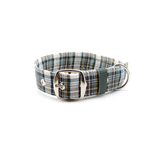 Cargar imagen en el visor de la galería, Collar perro escocés verde &amp; crema