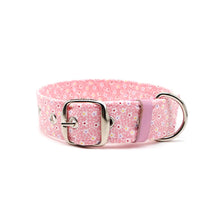 Cargar imagen en el visor de la galería, Collar perro mini flores rosado - Perros Unidos