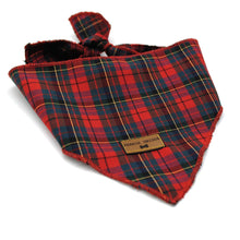 Cargar imagen en el visor de la galería, Pañoleta navidad tartán roja &amp; verde - Perros Unidos