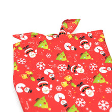 Cargar imagen en el visor de la galería, Pañoleta perro triangular navideña roja - Perros Unidos